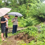 防汛救灾进行时 | 温塘镇“三长”吹哨  排隐患保平安