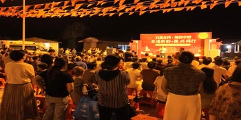 荣华乡龙湾村：“月满龙湾”文明集市开集 文化赋能乡村振兴