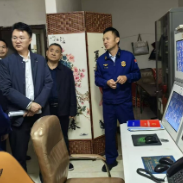 邹剑锋采取“四不两直”方式督导检查夜间治安巡逻和消防安全工作