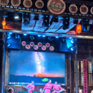 奉家镇渠江源度假区活力十足  农特产品受热捧