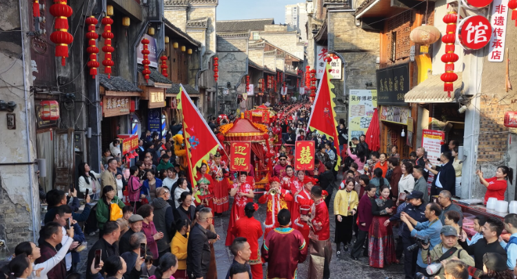 “娄韵新礼·爱满潇湘” | 湖南省第十一届国潮集体婚礼在新化举行