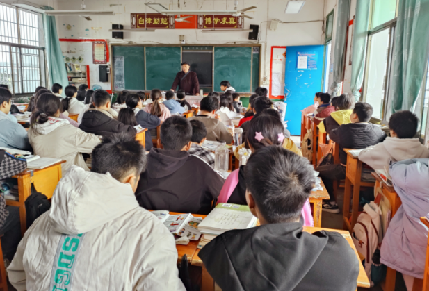 新化县禁毒协会开展禁毒宣传进校园主题活动