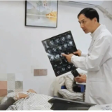 悦舒门诊践行医者仁心 为困难患者撑起健康蓝天