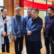 娄底市人大常委会来新调研国家农业产业（茶叶）强镇建设情况