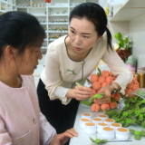 致敬劳动者！新化工匠伍娟  传承“手指芭蕾”  编织精彩人生