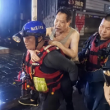 闻“汛”而动显担当 | 李伟  逆行而上  背负受困群众脱险