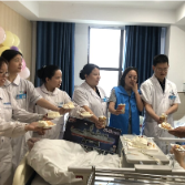 暖新闻 | 新化鑫华医院：多方守护 伴骨肿瘤患儿温暖过“六一”