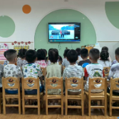 新化县集中收看纪念中国人民抗日战争暨世界反法西斯战争胜利80周年大会直播