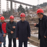 新化县领导督导抗冰保电工作  筑牢电力生命线