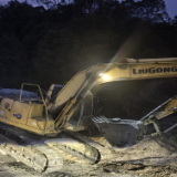 桑梓镇查处一起非法盗采黑土案