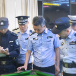 应安一线 | 新化县公安局开展夜间专项清查  筑牢未成年人安全防护网