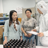 五年上新·蝶变新化丨喜迎两会·政协委员风采 ——伍掌贞 立足产业一线 助力文印技术突围