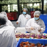 五年上新·蝶变新化丨喜迎两会·政协委员风采——吴文兵  深耕本土速食产业 履职赋能乡村振兴