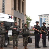新化公安 武警联勤武装巡逻 守护万家平安