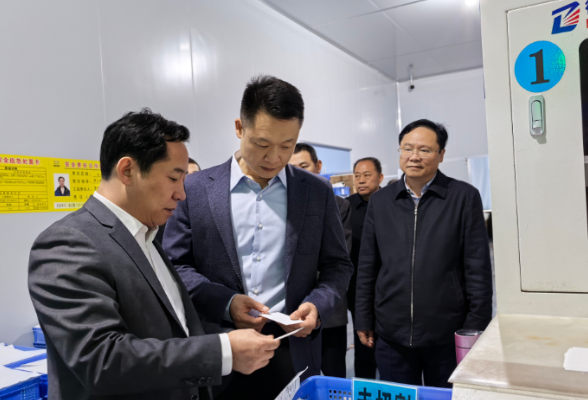 新春走基层 |  彭韬调研先进陶瓷产业链发展情况