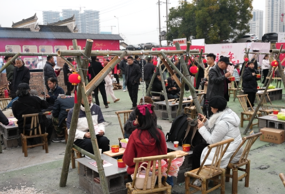 热气腾腾新化年 |  三合汤热气漫古城 新化年味暖人心