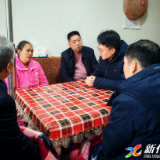 邹剑锋赴桑梓镇走访慰问困难党员和困难群众