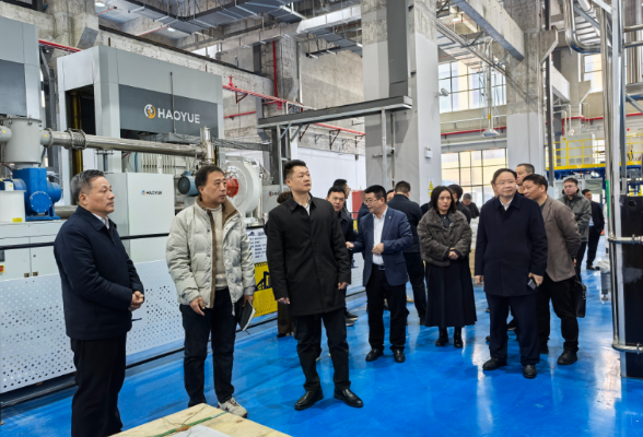 新化县组织先进陶瓷产业考察组到娄底经开区考察交流