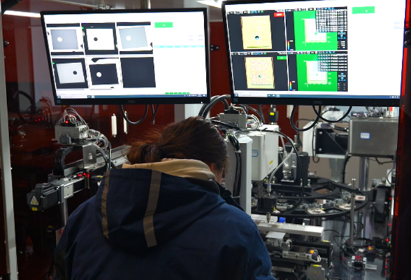 开局冲刺·实干兴企 | 鑫星电子陶瓷  AI“慧眼”把关 科技助力 产销两旺