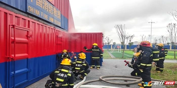 新化县消防救援局开展室内烟火特性培训