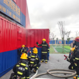 新化县消防救援局开展室内烟火特性培训