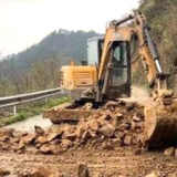 热线连民心 服务暖万家  | 白溪镇乡道塌方险情反复 戴冠村快速抢通保出行