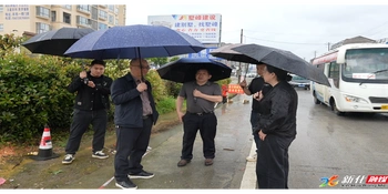防汛救灾进行时 | 迎战强降雨 新化多措并举处置道路积水