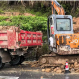 防汛救灾进行时 | 新化公路 紧急处置塌方 全力保障公路畅通