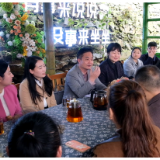 娄底市委宣讲团到奉家镇开展“民心茶室微宣讲 两会精神润乡村”示范微宣讲活动