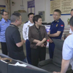 新化县领导暗访检查东方城市广场消防安全工作