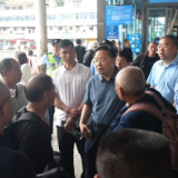 暖新闻 | 湘黔铁路因强降雨临时封锁  新化紧急转运滞留旅客