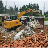 洋溪镇依法拆除建荣村2处违章建筑