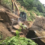 应安一线  | 强降雨诱发地质灾害 炉观镇快速处置一处山体巨石松动崩塌隐患
