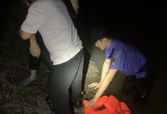 文明实践 | 琅塘派出所民警勇救轻生青年