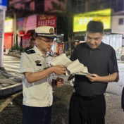 应安一线 | 新化县领导“四不两直”夜查城区街道消防安全工作