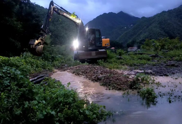 应对台风“美莎克” 新化全力以赴保平安（九）