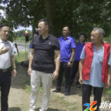 闻“汛”劝离护民安 新化城管筑牢资江7.92公里“安全堤坝”
