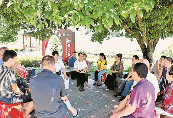 湖南娄底：“村讲”共话乡土温度