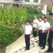 新化县领导到温塘镇督导民生项目建设 地质灾害防治 安全生产工作