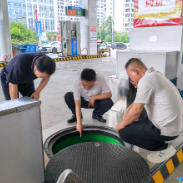 守好“安全关” 新化县领导带队督导检查商贸领域安全生产工作