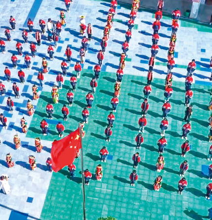  给每道山梁种满春天——从13个到283个：雪峰山深处一座村校的“逆袭”与一位校长的“播种实验”