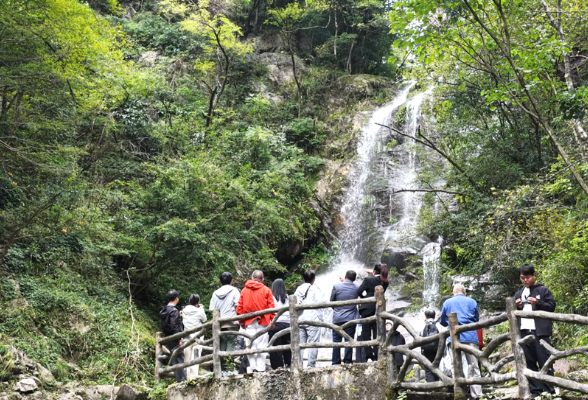 海外华文媒体采风团走进新化：寻梅山文脉 赏梯田早秋