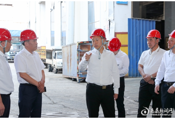 曾超群：层层压实责任 从严整改整治 确保生态环境质量持续改善