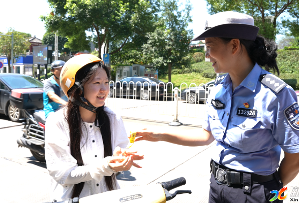 应安一线 丨新化公安交管走进淘宝闪购开展交通安全宣传活动