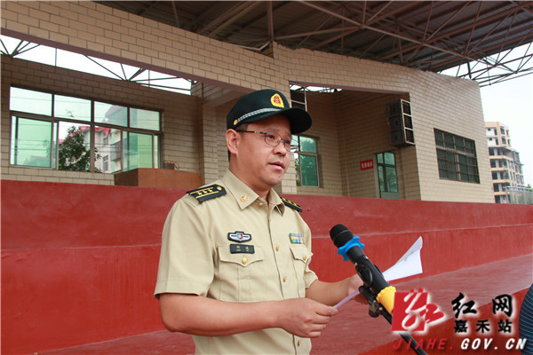 嘉禾县人民武装部部长邓波作讲话.jpg