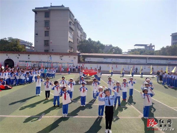 珠泉完小开展“一盔一带”主题教育活动。.jpg 珠泉完小开展“一盔一带”主题教育活动。.jpg