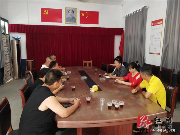 调解现场(2).jpg 调解现场(2).jpg