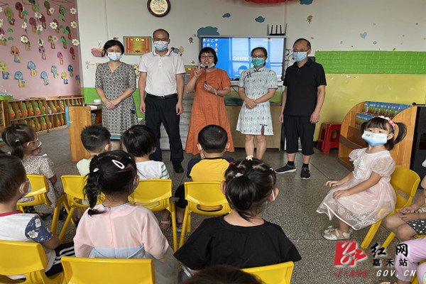 幼儿环保知识宣讲.jpg 幼儿环保知识宣讲.jpg