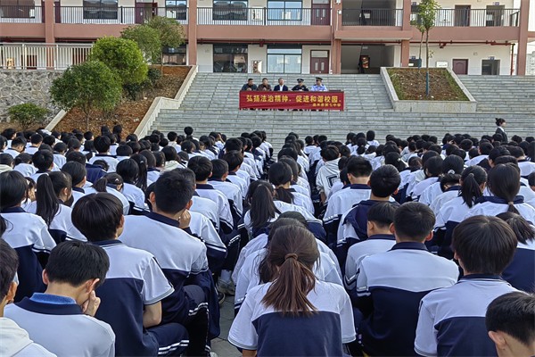 七中讲座现场.jpg