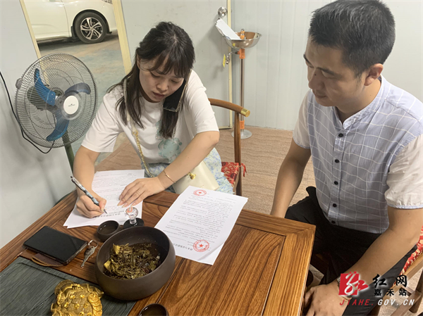 深入企业送政策.jpg